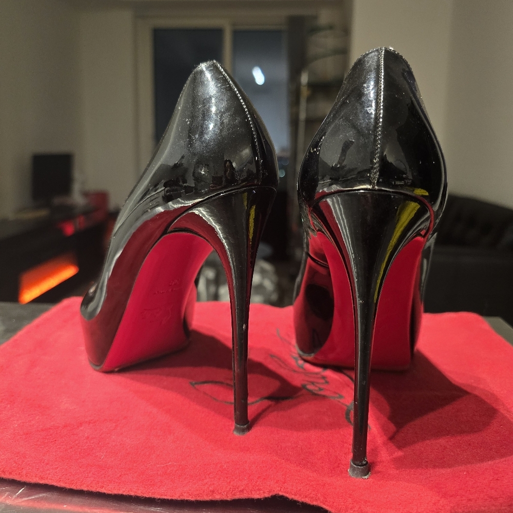 Louboutin Black So Kate - Picture 2 of 5
